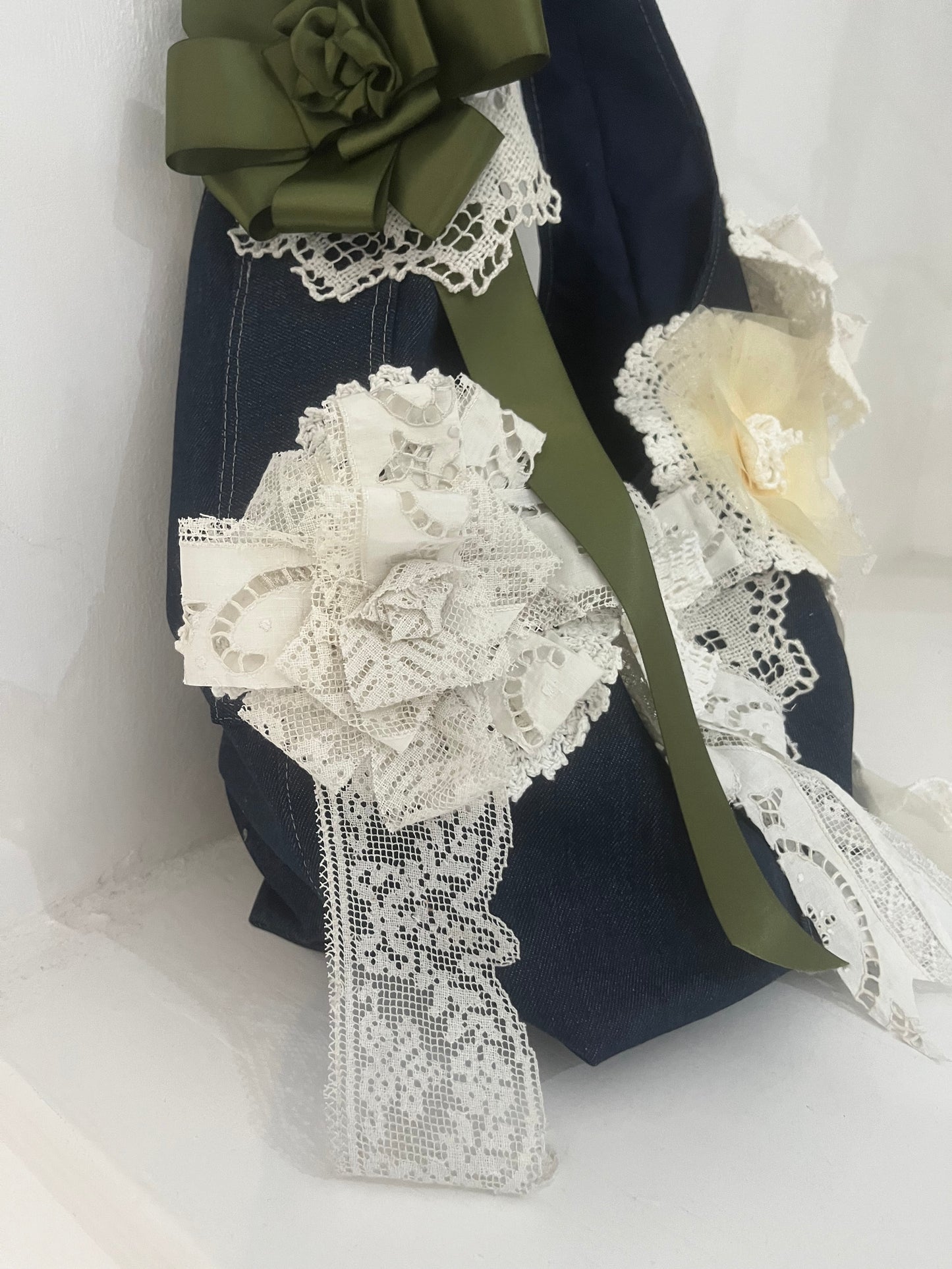 LACE AND CROCHET ROSETTE