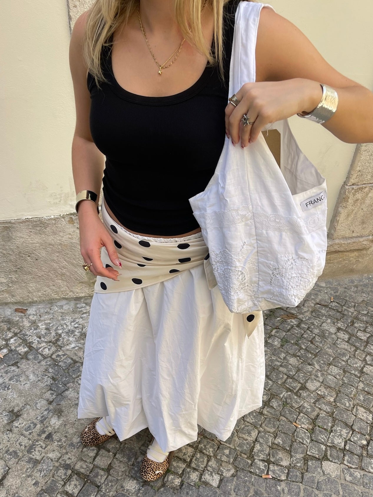 VINTAGE LACE AND LINEN SHOULDER BAG