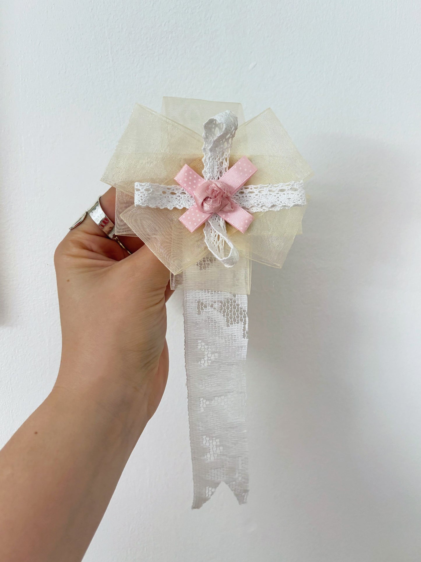 LACE TULLE ROSETTE