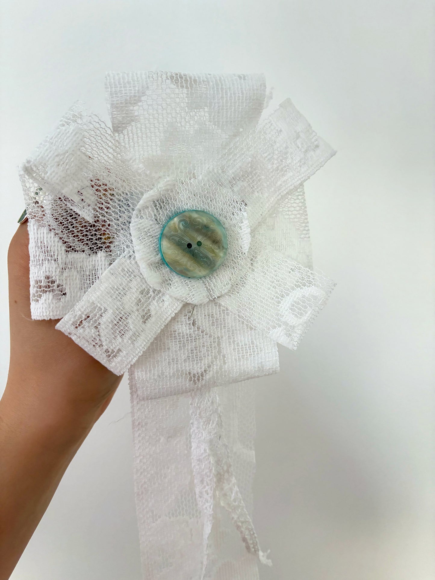LARGE LACE ROSETTE