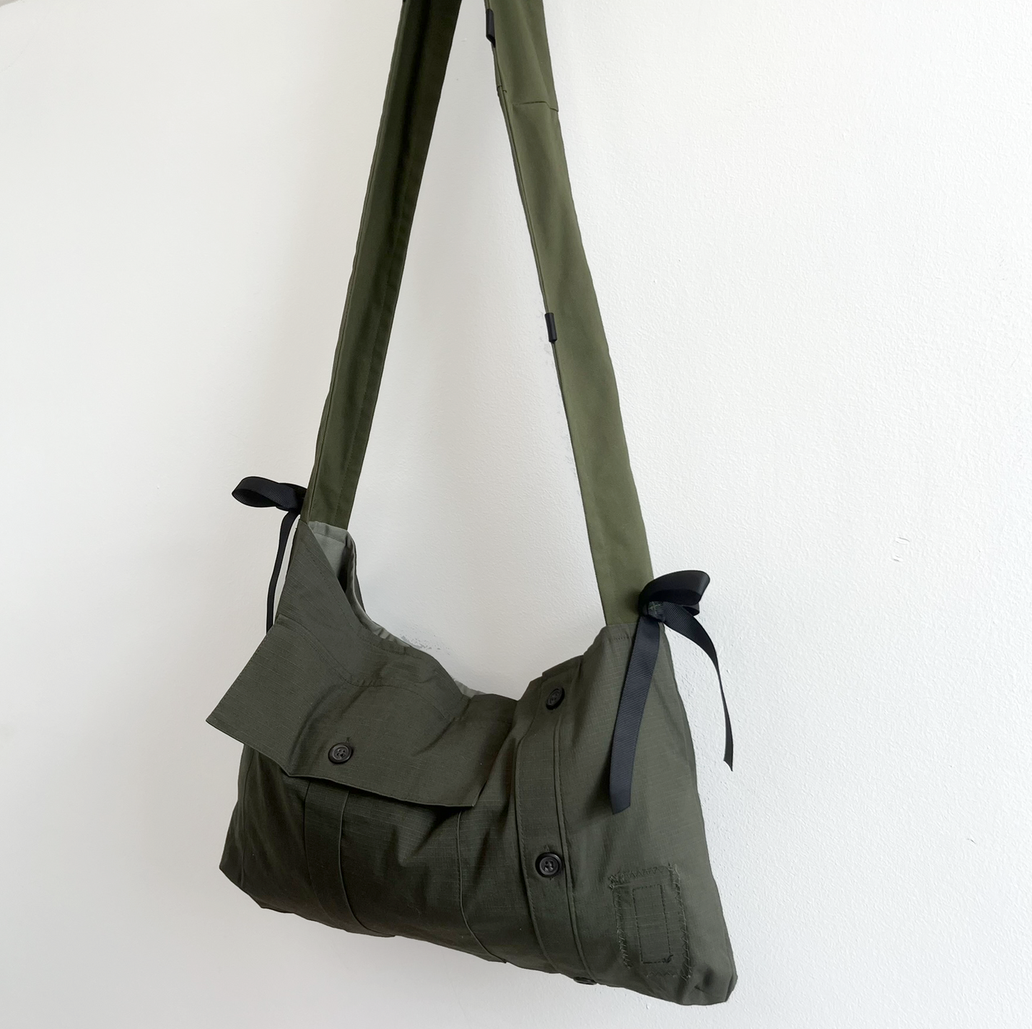 ARMY SURPLUS CROSS BODY BAG