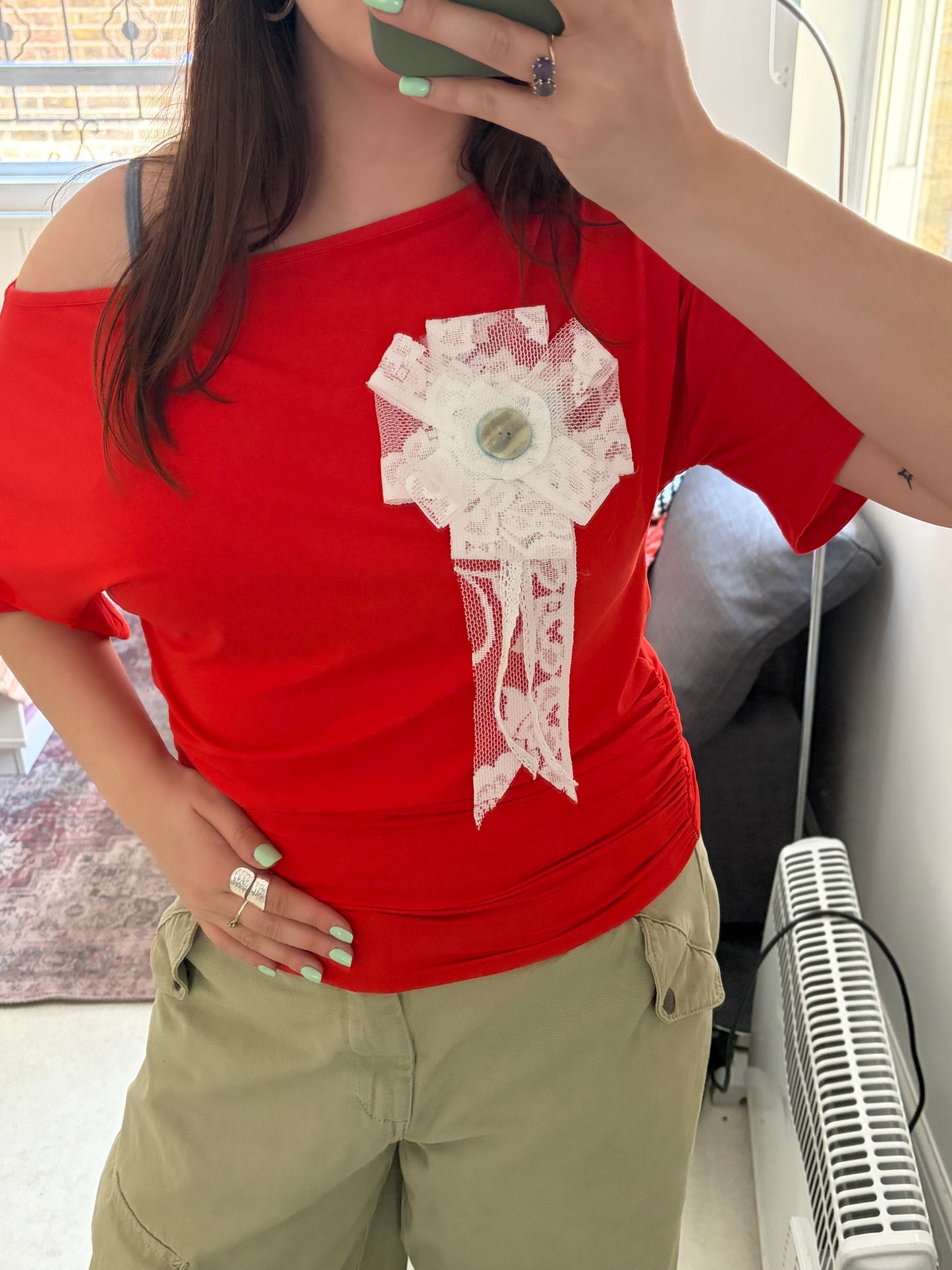 LARGE LACE ROSETTE