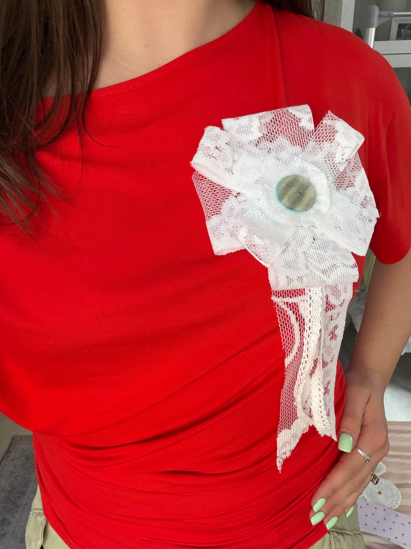 LARGE LACE ROSETTE