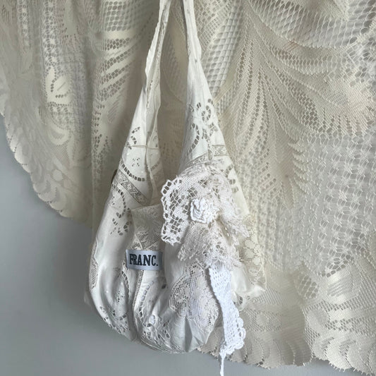 VINTAGE LACE ROSETTE SHOULDER BAG