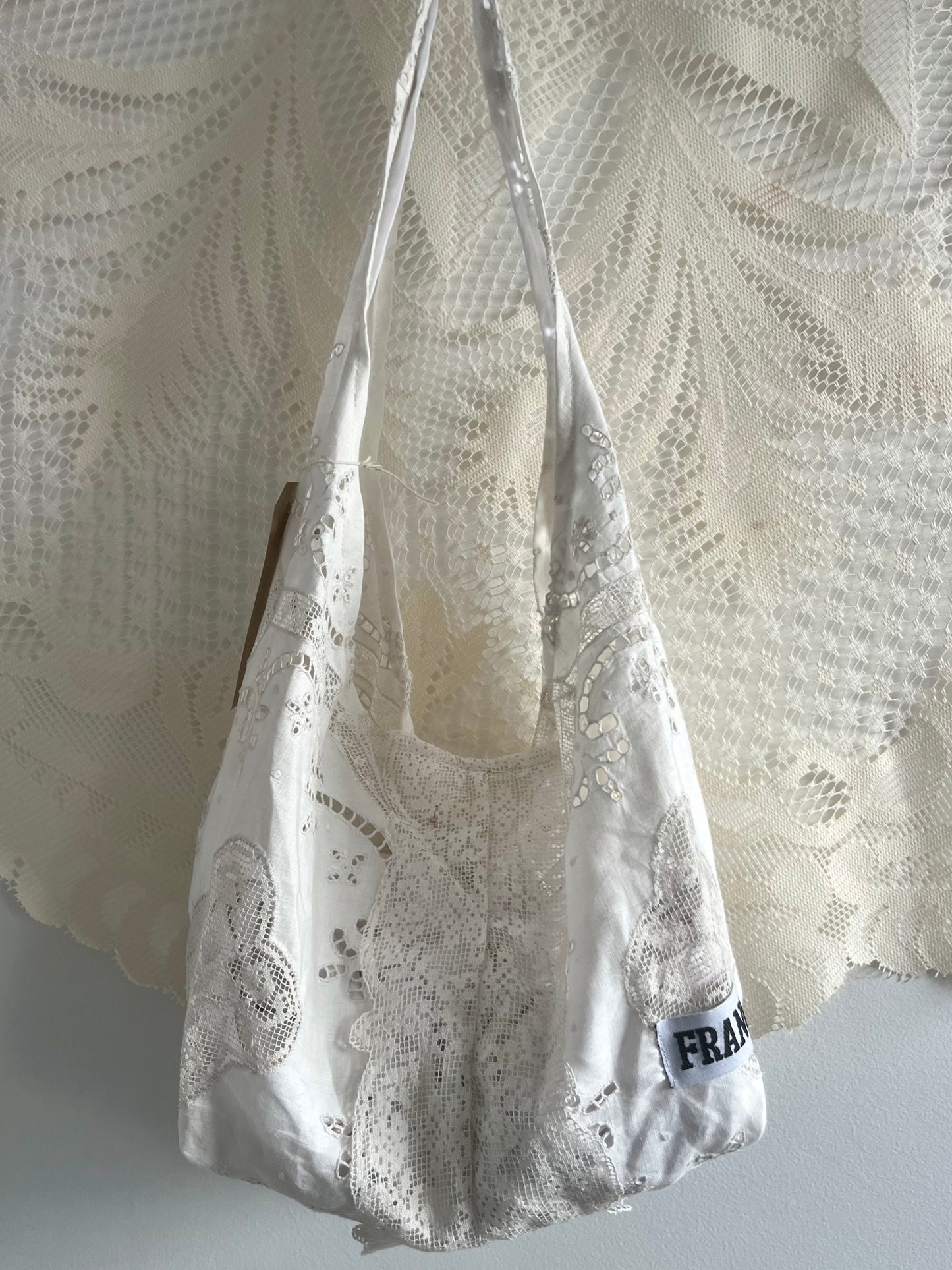 VINTAGE LACE SHOULDER BAG