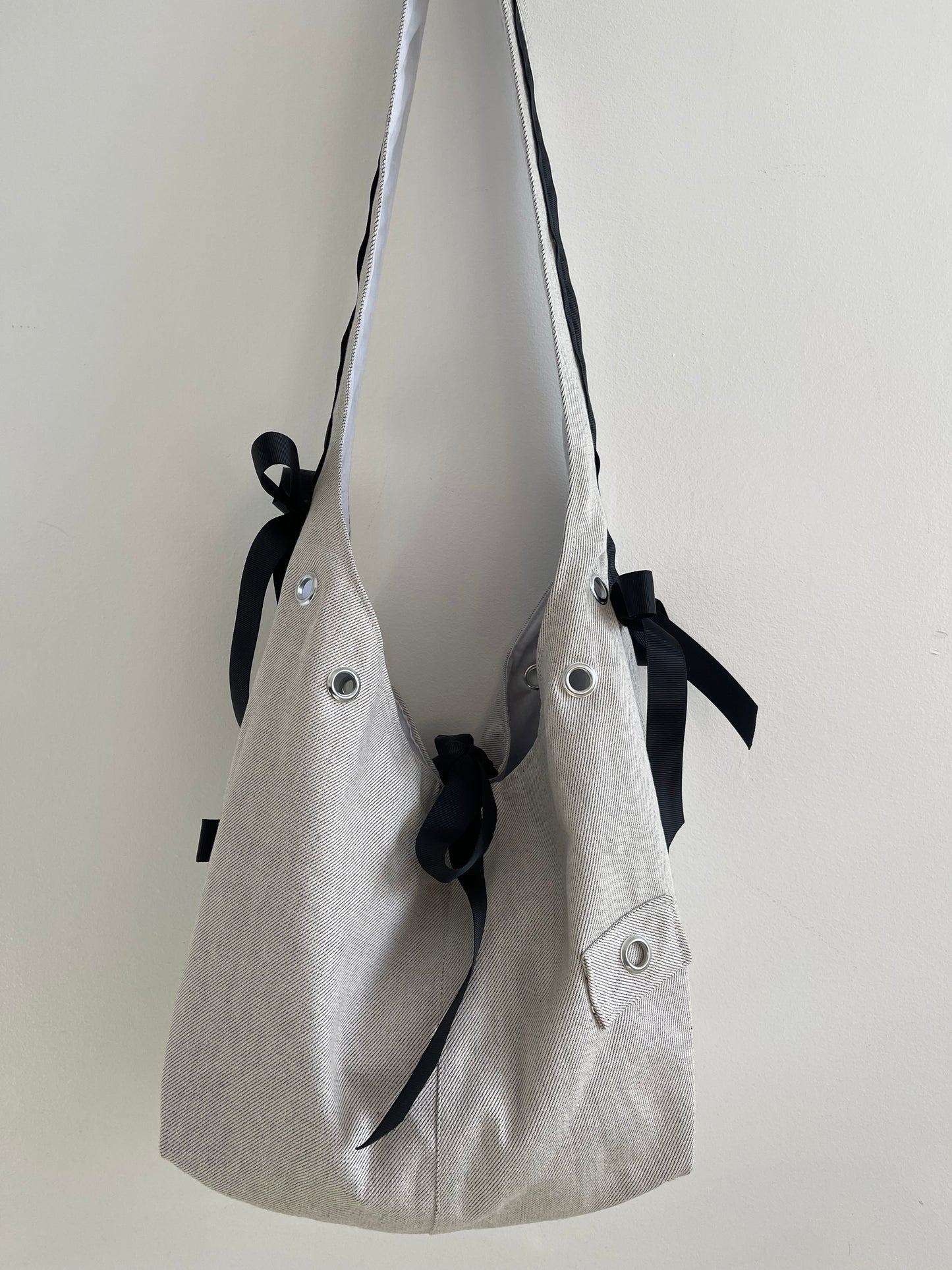 GREY TWILL DEAD STOCK DENIM SLING BAG