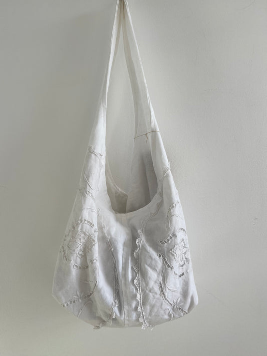 VINTAGE LACE AND LINEN SHOULDER BAG