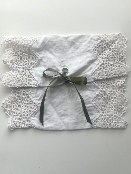 VINTAGE LACE KINDLE COVER